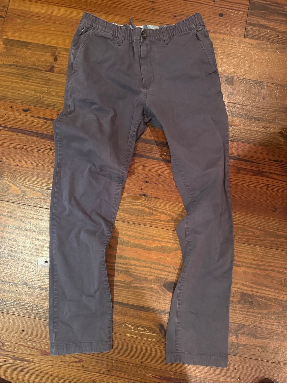 chubbies Men's Slim Straight Chinos in Charcoal